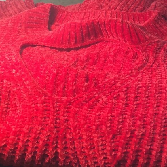 Super soft Recycled Poly Red Hot Sweater 11-13 L - Picture 10 of 11